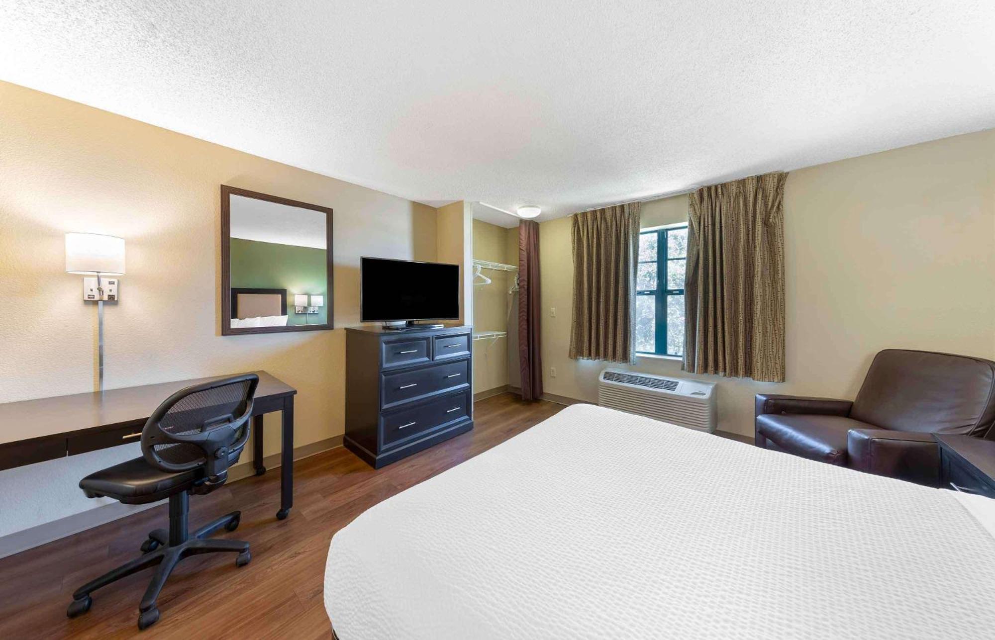 Extended Stay America Select Suites - Phoenix - Deer Valley Екстериор снимка